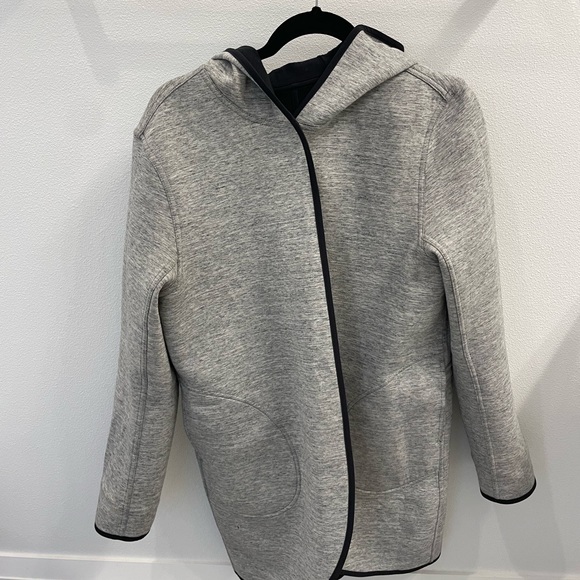 Lululemon reversible jacket - Picture 3 of 4